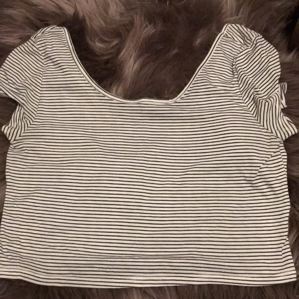 Crop top - Picture 2 of 4